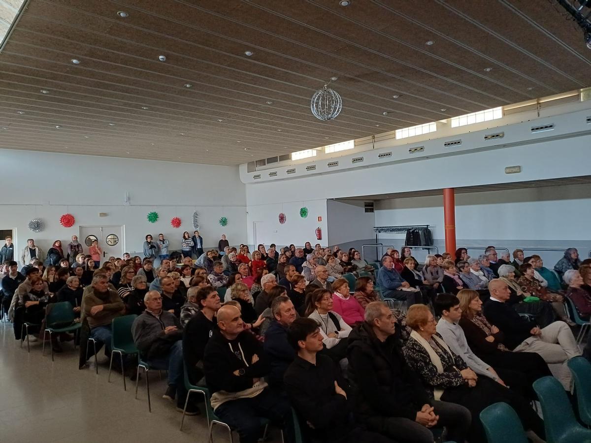 La sala municipal de Sant Jaume de Llierca