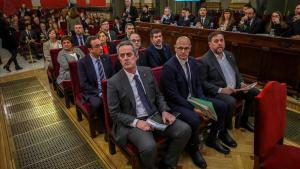 Los líderes independentistas acusados por el ’procés’, en la sala del juicio del Tribunal Supremo.  