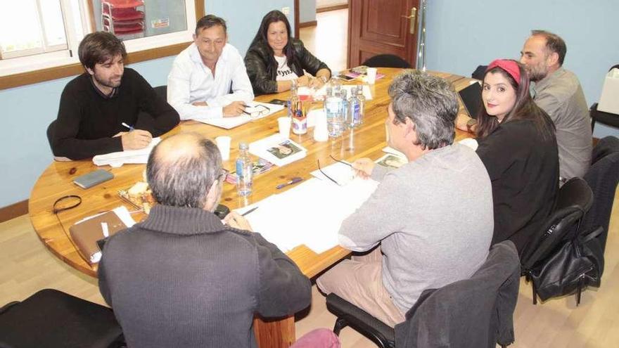 La segunda reunión, celebrada ayer, fue en la sede del BNG y se prolongó durante unas dos horas. // Gonzalo Núñez