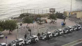 La Policía desaloja a 500 personas del "último gran asentamiento" de inmigrantes de Ceuta