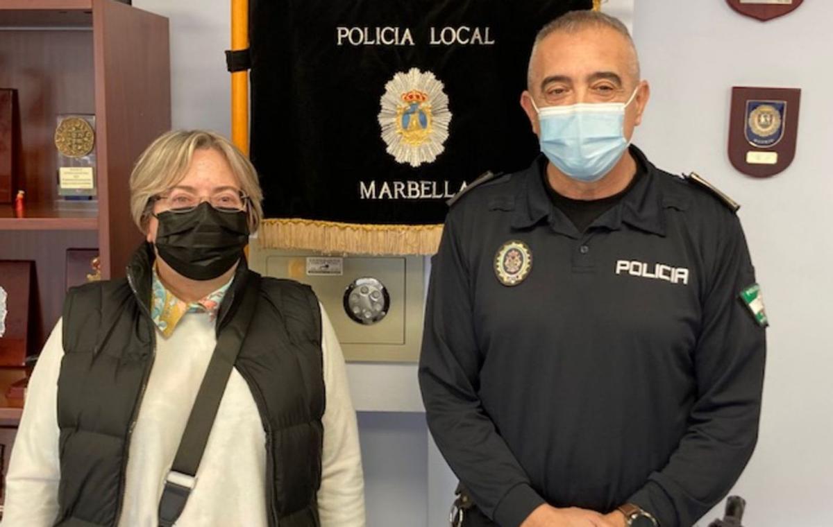 Parejo, junto al jefe de la Policía Local, Javier Martín, el día de su jubilación. | L.O.