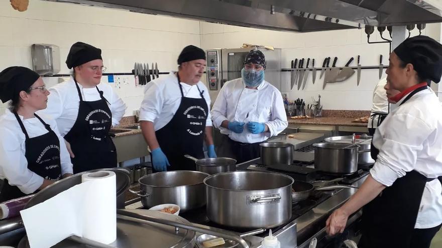 El campamento de A Lanzada desplaza al taller de hostelería