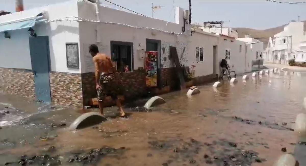 El mar penetró en las calles de Giniginámar, en Tuineje.