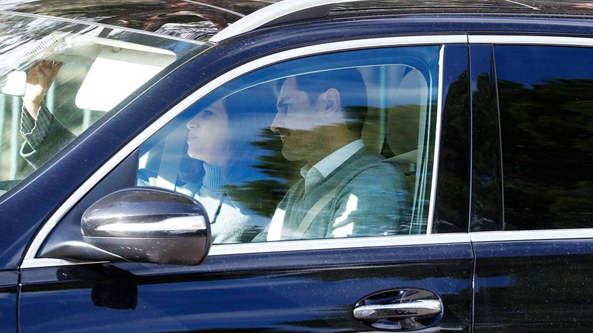 Iker Casillas y Sara Carbonero salen del hospital