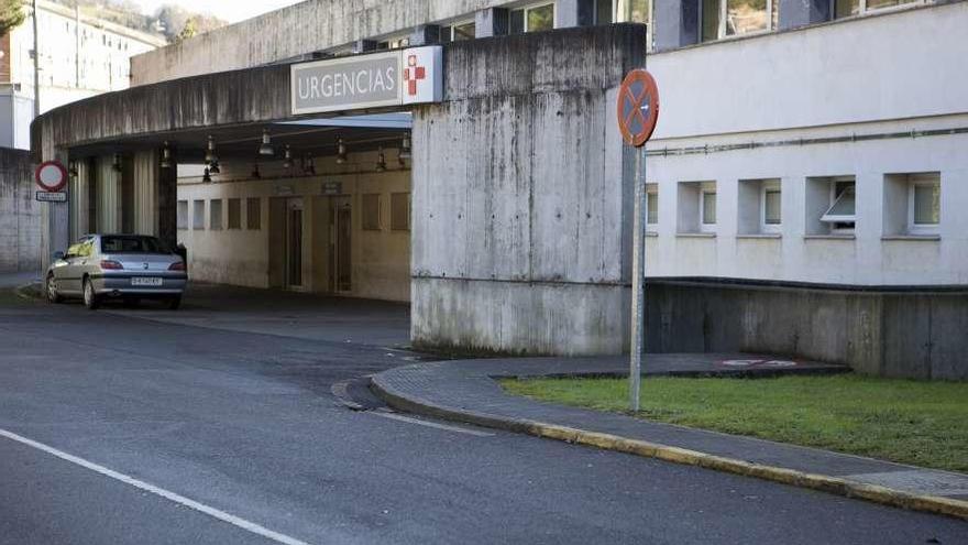 El acceso al servicio de urgencias del Hospital Valle del Nalón.