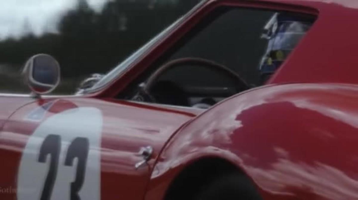 Es un Ferrari rojo en 1962 que ganó el Campeonato Mundial en Italia.