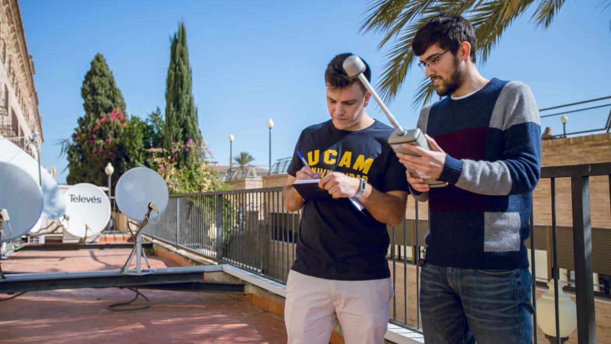 Los alumnos de ambos grados disponen de laboratorios y herramientas de vanguardia para la realización de sus prácticas.  ucam