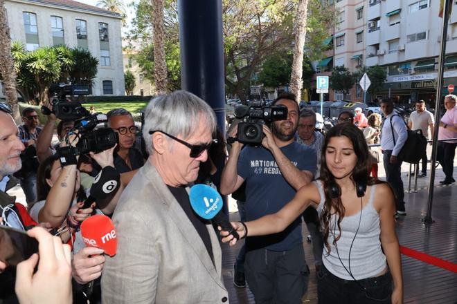 El técnico de la Generalitat valenciana que visó los pisos de Les Naus de Alicante: de "la he cagado" a no reconocer ningún error