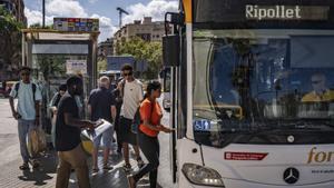 Els usuaris del bus interurbà validaran el bitllet al pujar i baixar