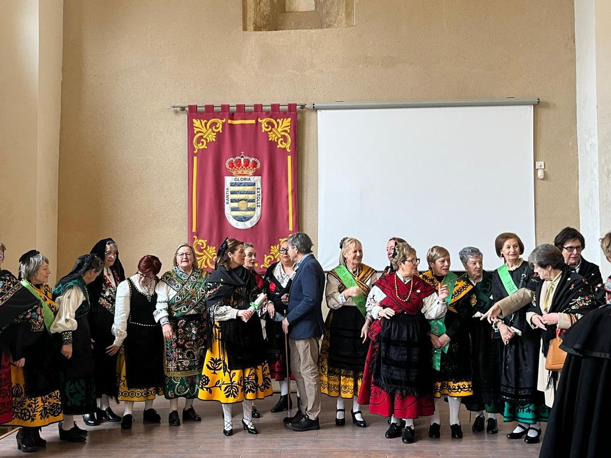 GALERÍA | Las mujeres de Villalpando honran a Santa Águeda