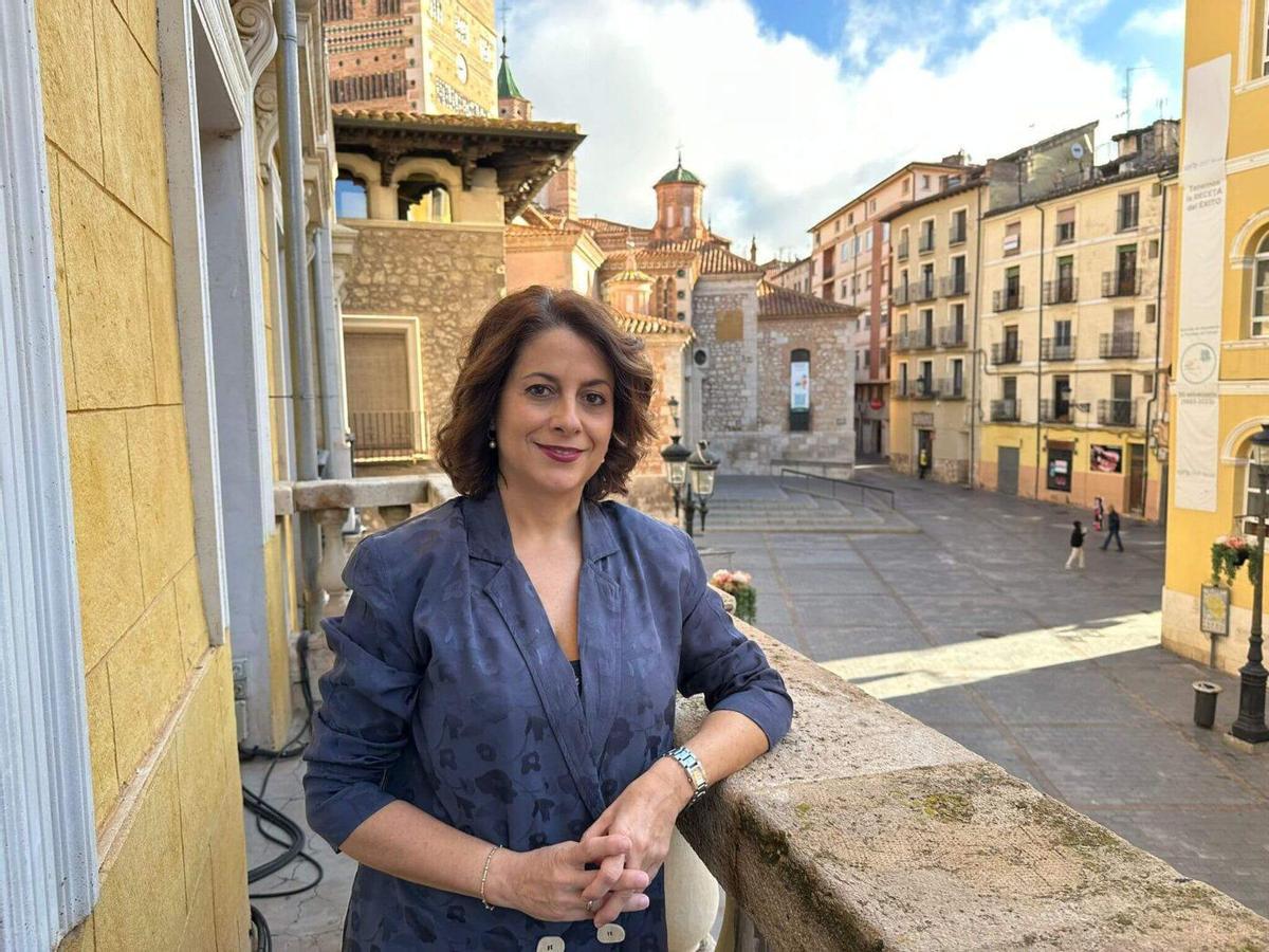 Emma Buj, en Teruel, después de anunciar su candidatura a la alcaldía.