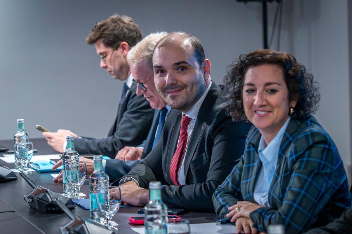 Barcelona 09/01/2026 Política Acuerdo de Finançament en el Palau de la Generalitat. Con la presencia el Conseller de Presidencia,Albert Dalmau y la de Economía,Alicia Romero,se reúnen con David Cid y Jessica Albiach(Comuns);Antoni Castelló y Salvador Vergés(Junts),Jordi Riba y Ferran Pdret(PSC),Josep Maria Jové y Ester Capella(ERC) y Pilar Castillejo(CUP),representantes de los grupos parlamentarios para valorar el acuerdo alcanzado con el Gobierno,que supondrán 4.700 millones adicionales para Cataluña. AUTOR: JORDI OTIX