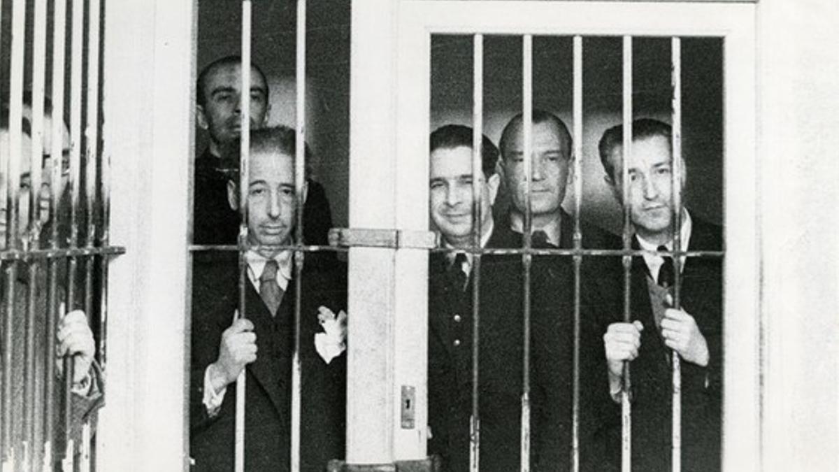 Lluís Companys y los miembros de su Govern, en la cárcel el 7 deoctubre de 1934.