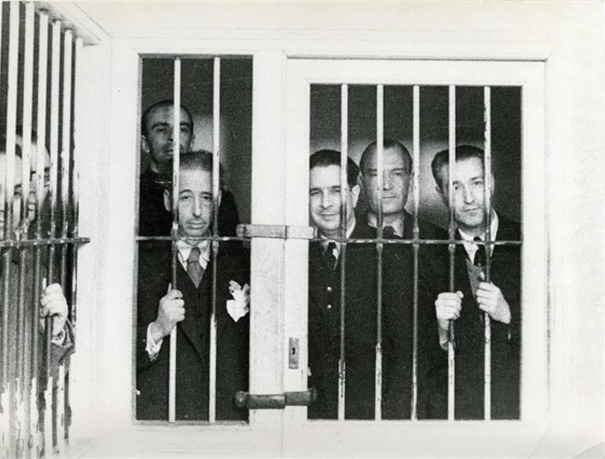 Lluís Companys y los miembros de su Govern, en la cárcel el 7 deoctubre de 1934.