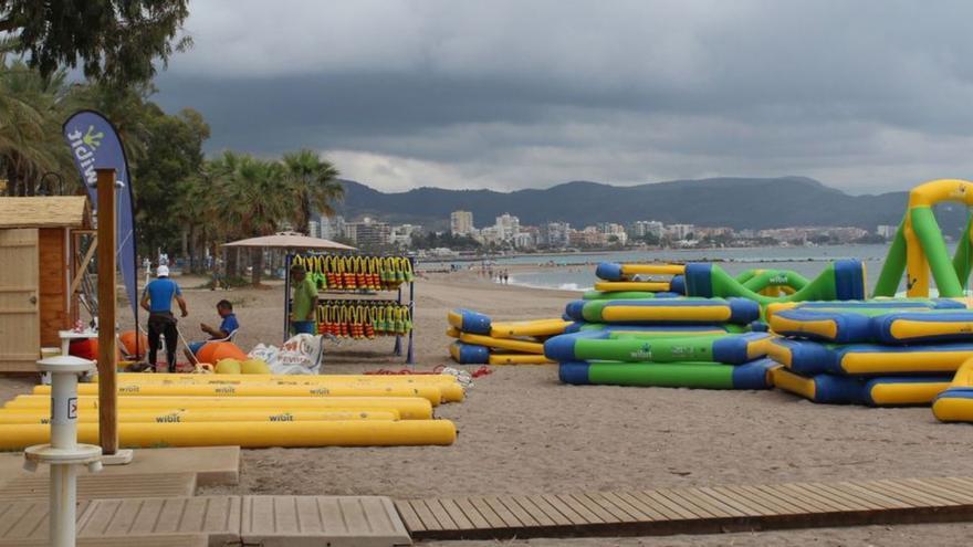 La instalación ofrecerá atracciones acuáticas en la playa Heliópolis. | EVA BELLIDO