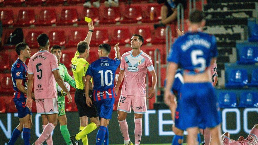 Calleja celebra su primera victoria en Elda: "A base de insistir han llegado los penaltis"