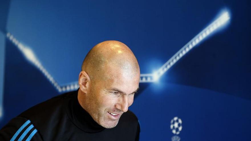 Zidane admite que Benzema &quot;está sufriendo&quot;
