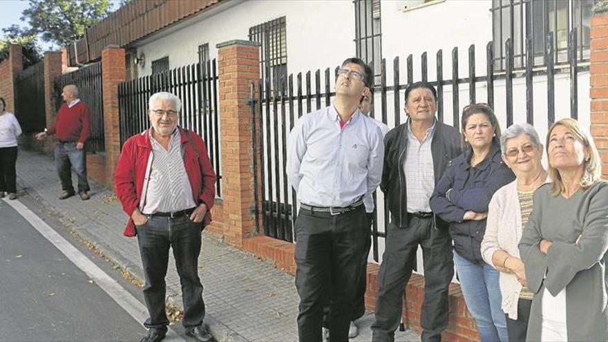 La barriada cacereña de San Blas pide adecentar las zonas verdes y mejoras en accesibilidad