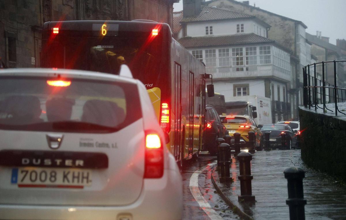 La intensa borrasca Kirk deja decenas de incidencias a su paso por Santiago