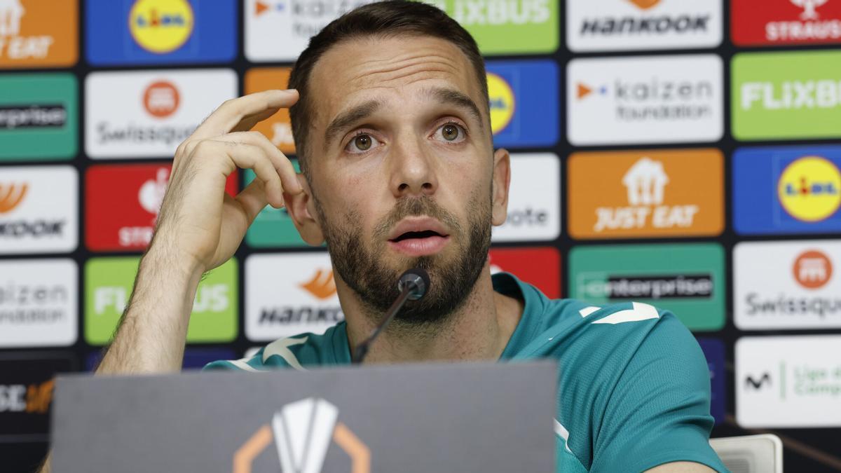 Pau López, durante la rueda de prensa previa del Betis-Panathinaikos de Europa League
