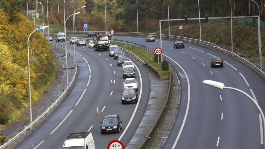 Un desprendimiento causa retenciones en la AP-9 en Vigo