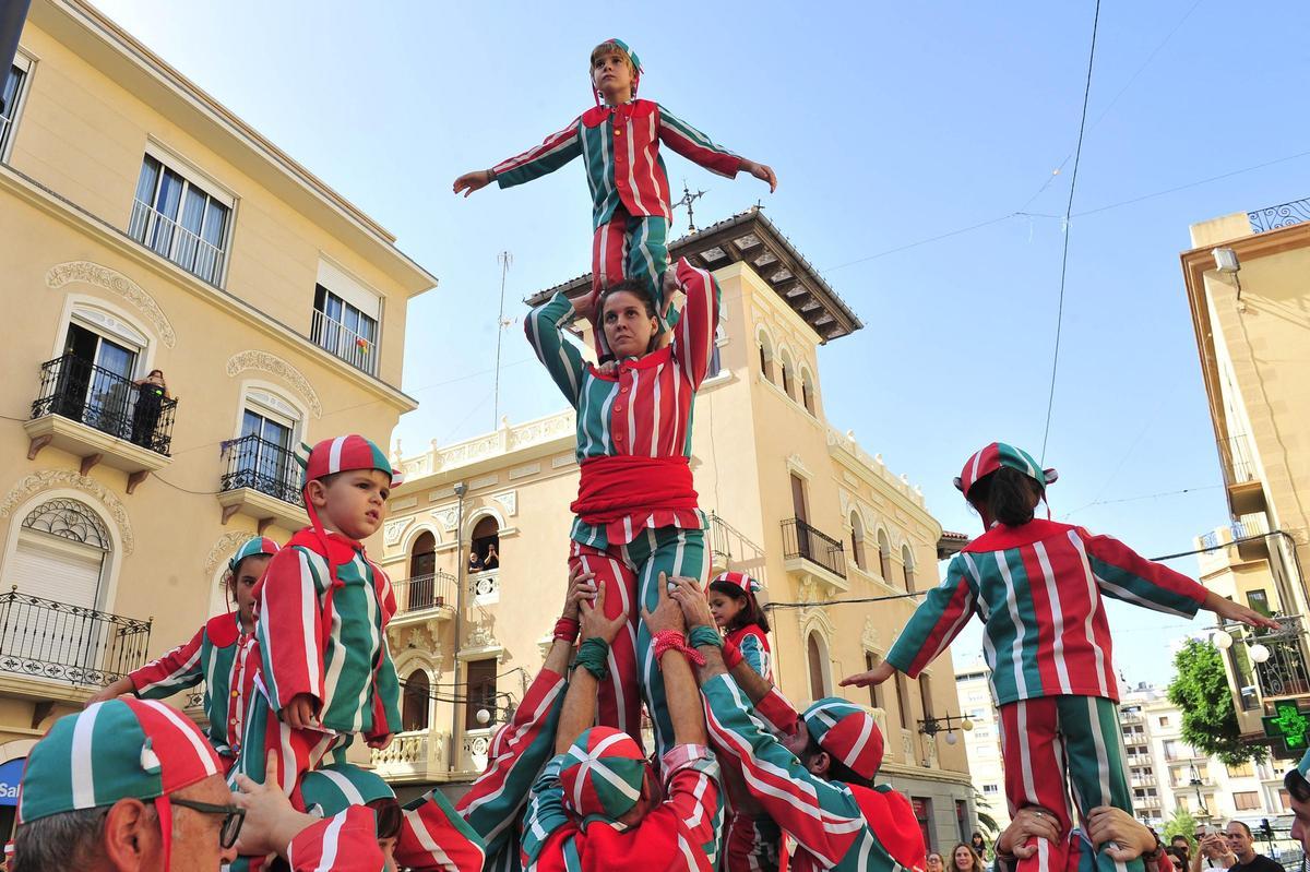 Dolçainada y muixeranga con motivo del 9 de de octubre, en Elche