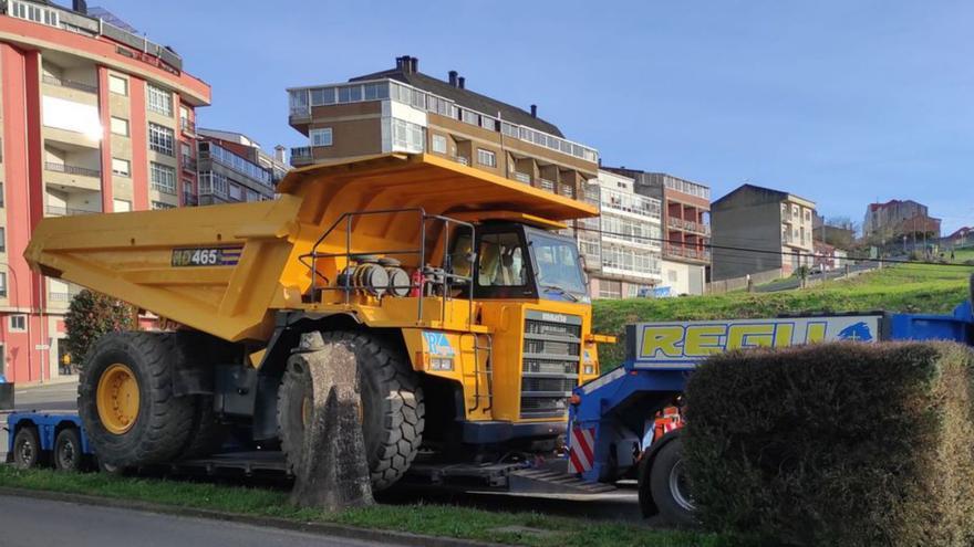 Vecinos de la Avenida de Santiago piden control de vehículos especiales en la zona