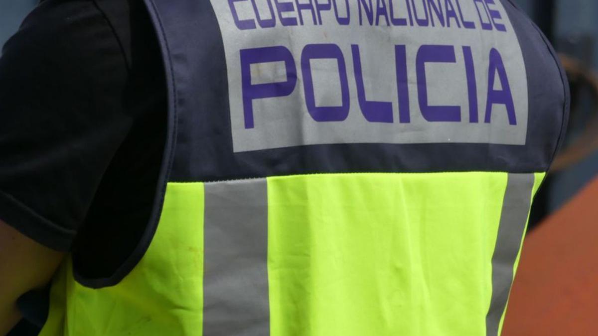 Agente de la Policía Nacional en Vigo.   | // EUROPA PRESS
