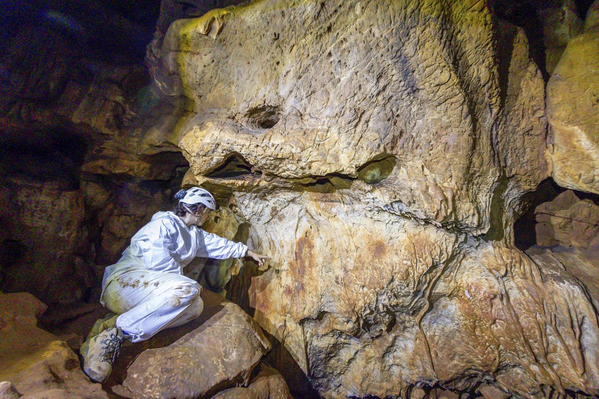 Visita a la cueva de Maltravieso en Cáceres