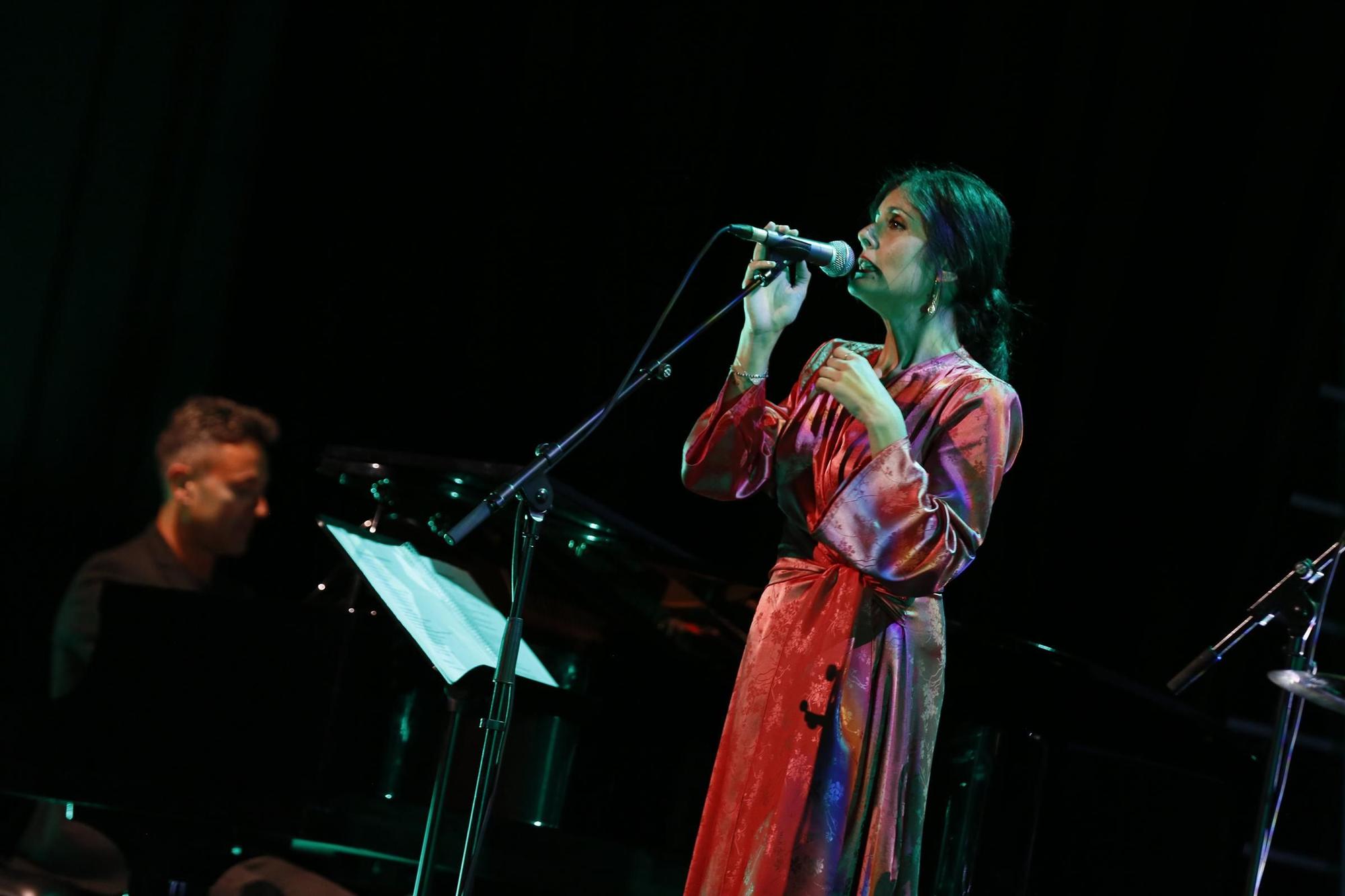 Así es un viernes 13 en la Festa do Marisco de O Grove.