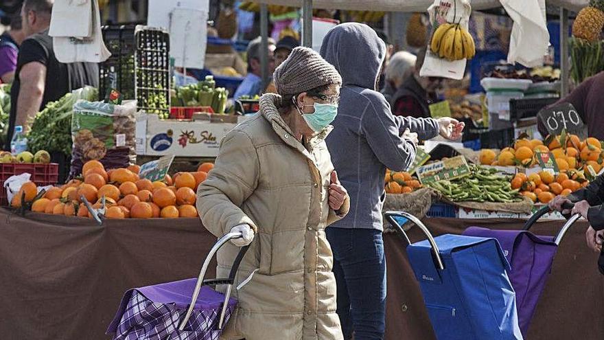 Mercadillo en Alicante el 12 de marzo, justo antes de declararse el estado de alarma.