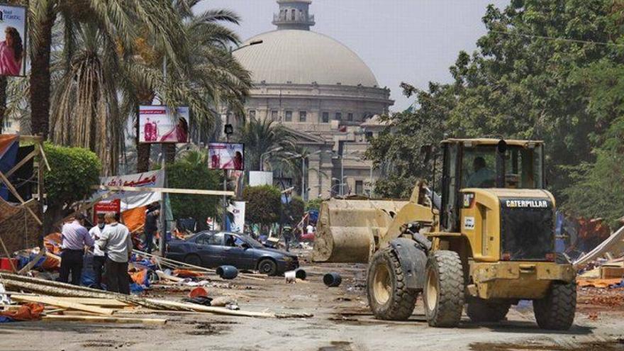 Calma tensa en Egipto el día siguiente de la matanza de El Cairo
