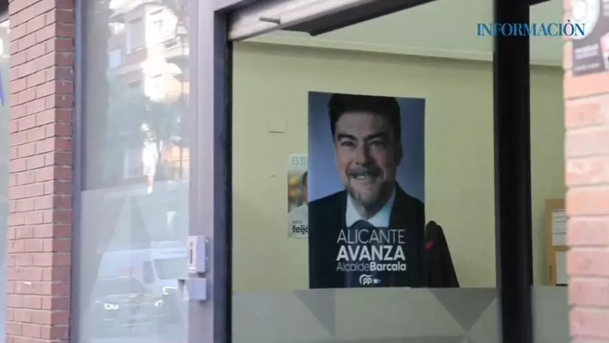 El PP de Alicante retira de su sede los carteles de Mazón