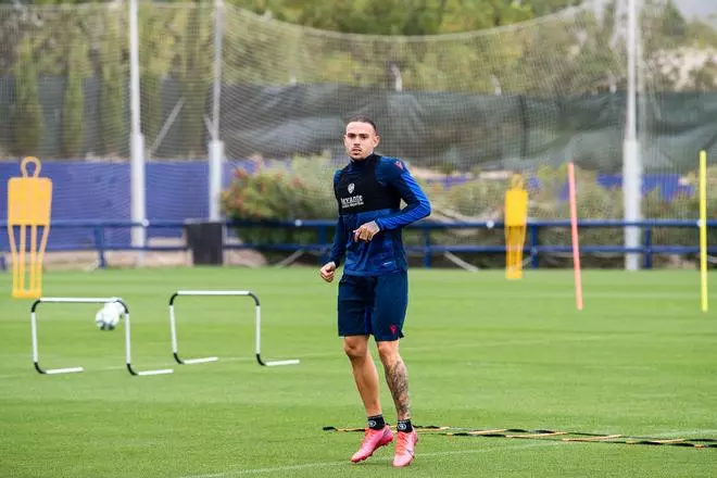 Rober Pier toca balón un año después de su lesión