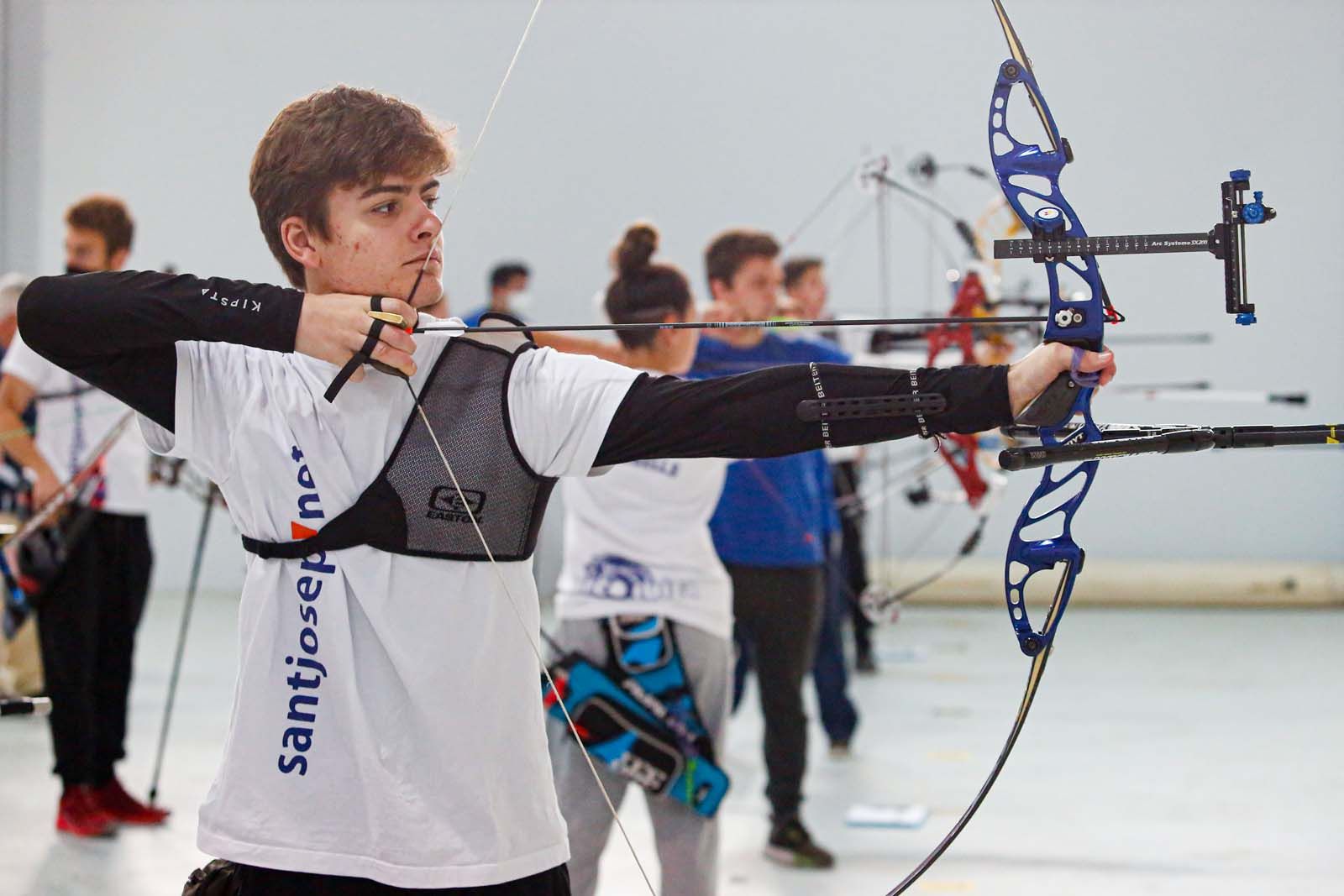 Un total de 21 arqueros afinan puntería en el Torneo Eivissa Patrimoni