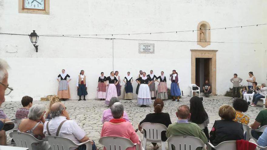 Exhibición para cerrar el curso de la Escola de Ball de Galilea