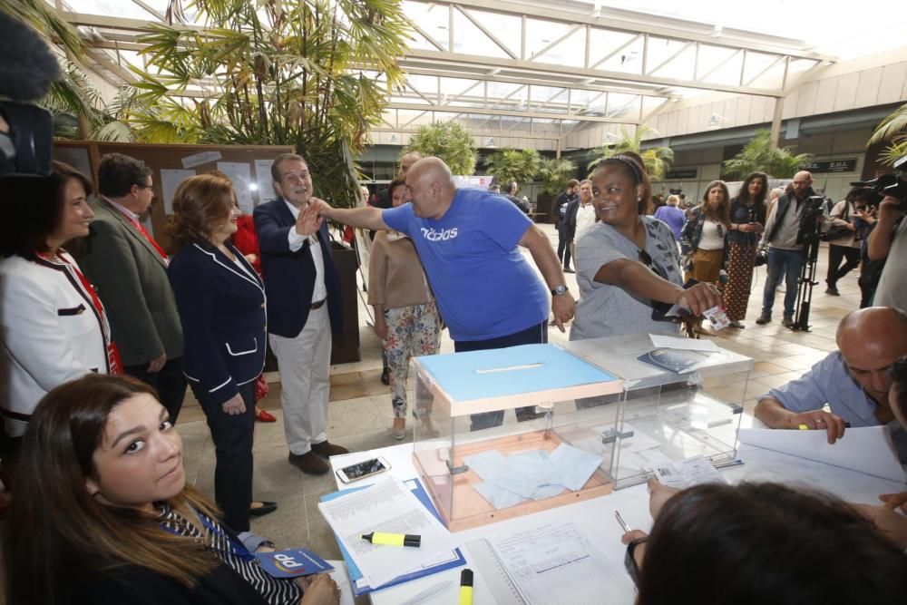 Las fotos de las elecciones municipales y europeas en Vigo el 26 de mayo.