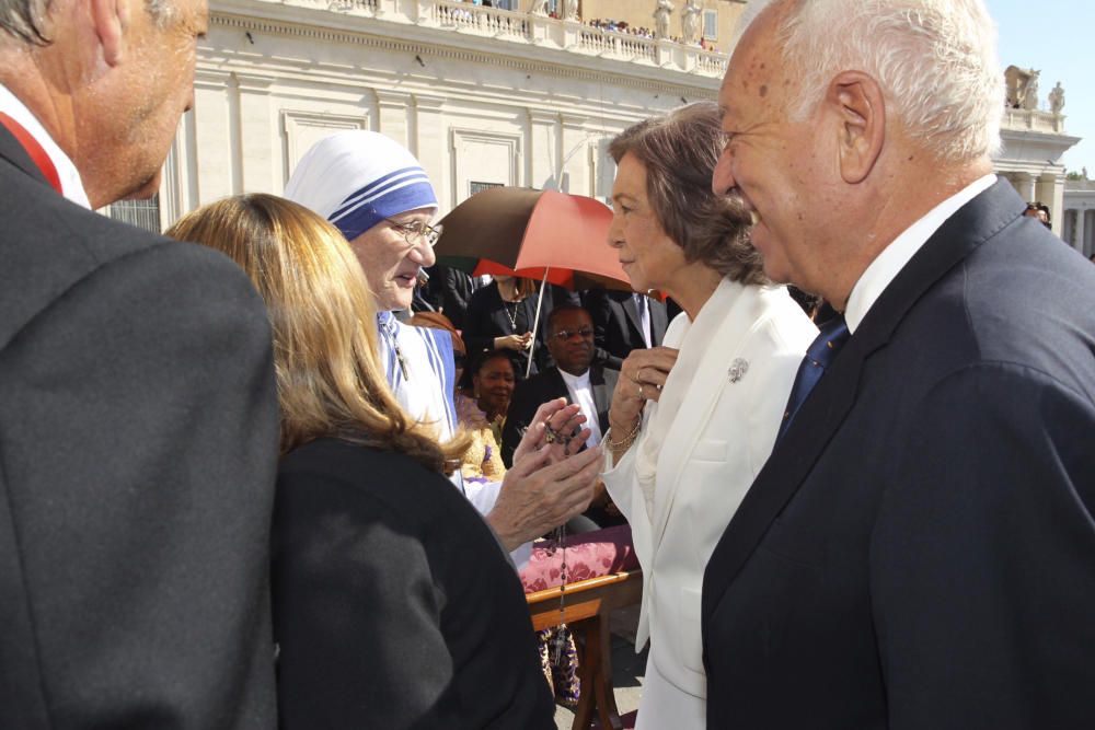 El Papa proclama santa a la madre Teresa de Calcuta