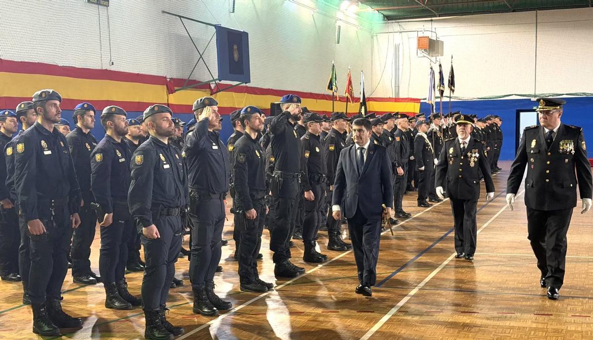Imagen del acto en la comisaría de A Coruña.