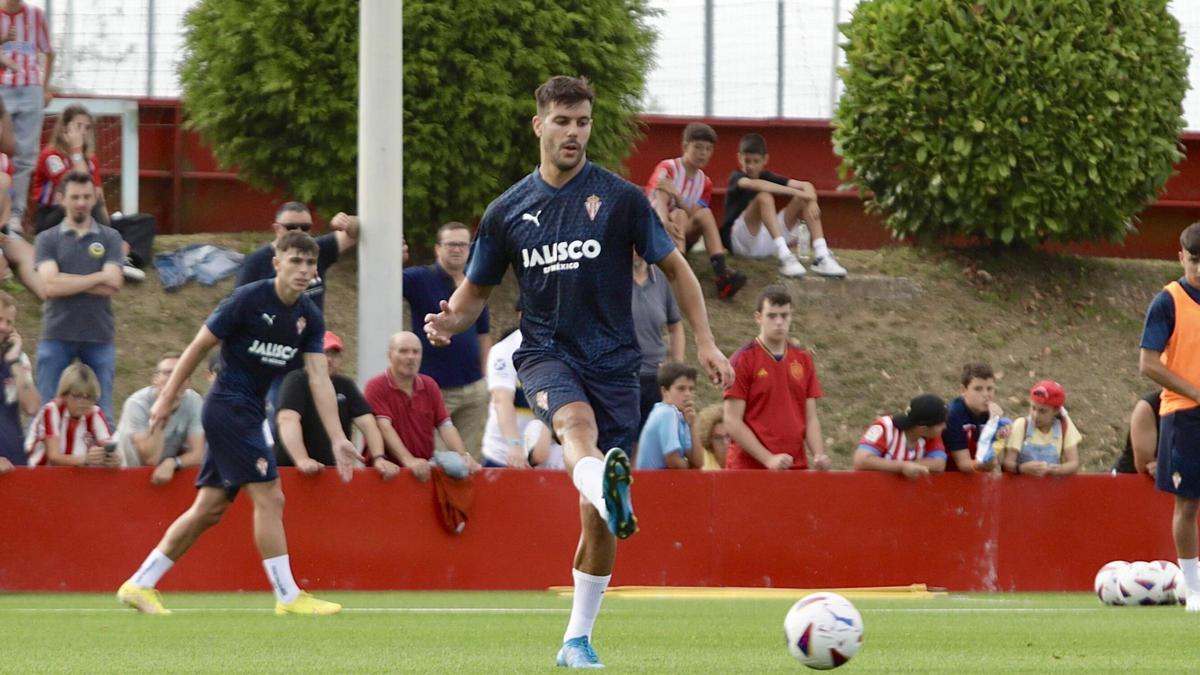 UN MOMENTO DEL ENTRENAMIENTO. ROBER PIER