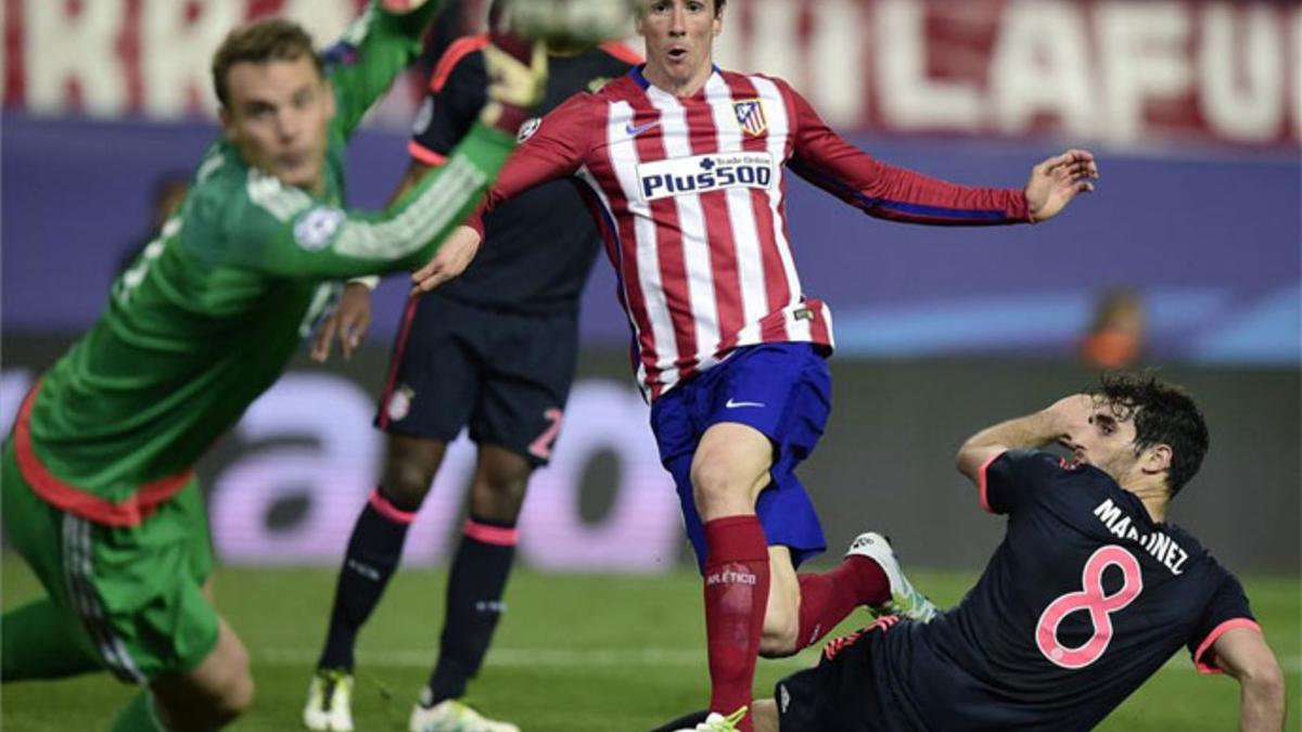 Fernando Torres estrelló el balón en el poste en la mejor ocasión del Atlético en la segunda mitad