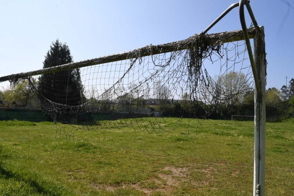 Campo municipal de A Balastreira, en Cambre, ofrecido "de broma" al Celta