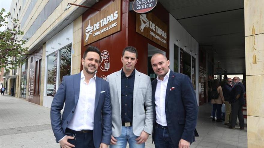 De Tapas abre un nuevo restaurante en la avenida Al-Nasir manteniendo su estilo