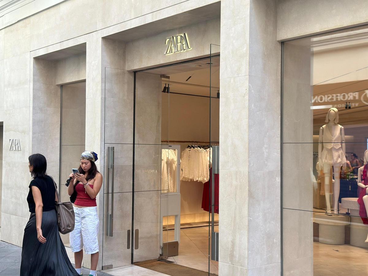 La entrada desde la calle San Eloy de la 'flagship store' de Zara.