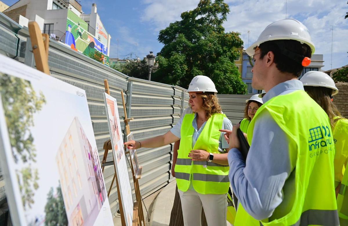 La alcaldesa María José Catalá visita las obras del futuro Espai Dones