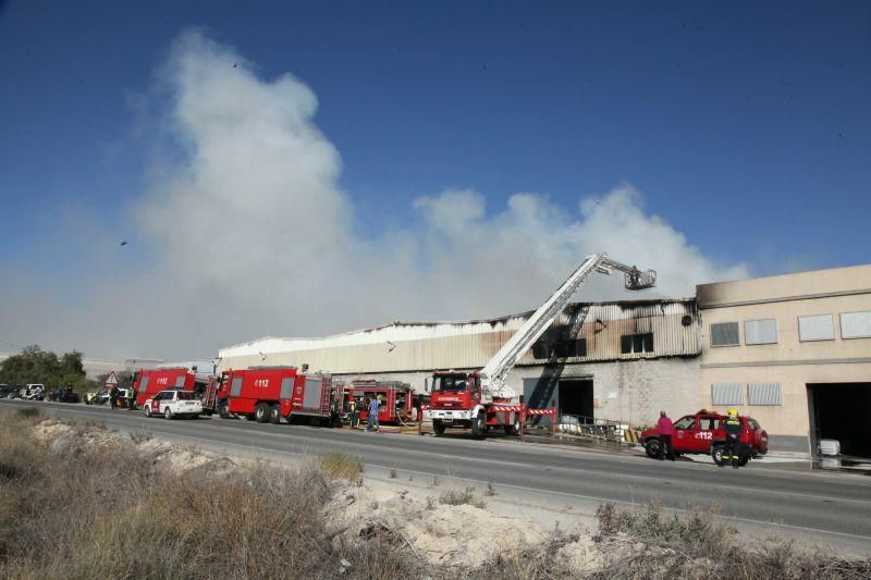 Arde una nave de curtido de pieles en Lorca