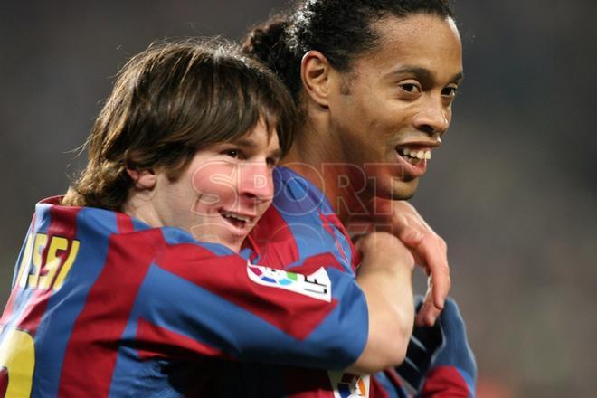 Ronaldinho lo apadrinó con su generosidad para compartir el estrellato y su brillo, que le permitió crecer sin presiones.