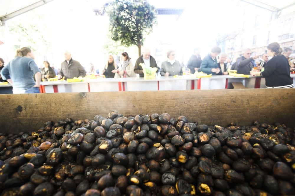 Amagüestu de la Balesquida en la plaza de Porlier, en Oviedo