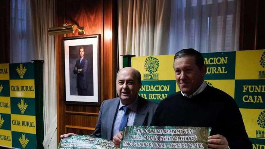 Faúndez (d) y Ferrero durante la presentación de la jornada.