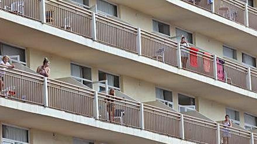 La fachada de un establecimiento hotelero en Ibiza.